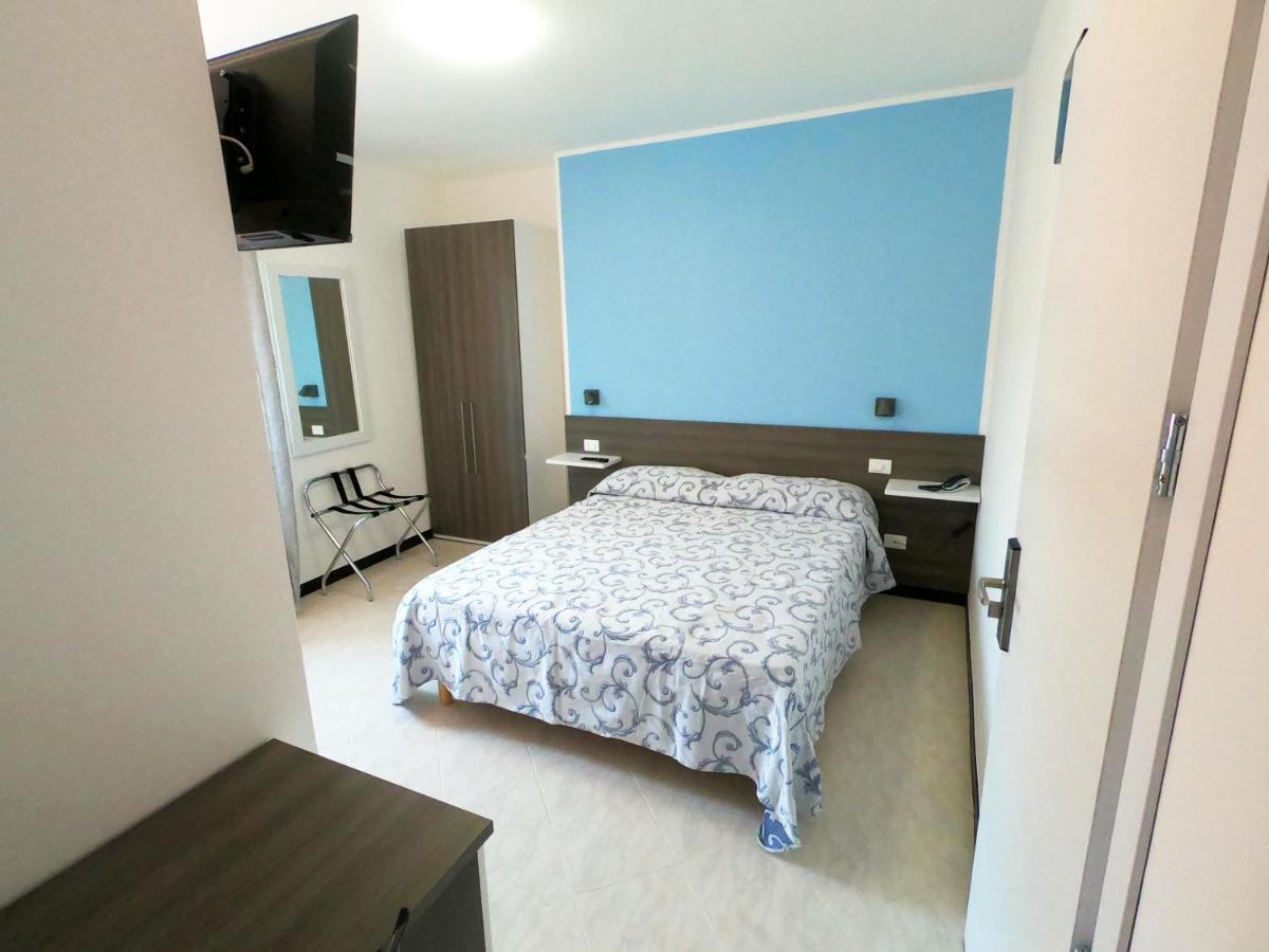 Hotel Aurora فاراتسي المظهر الخارجي الصورة