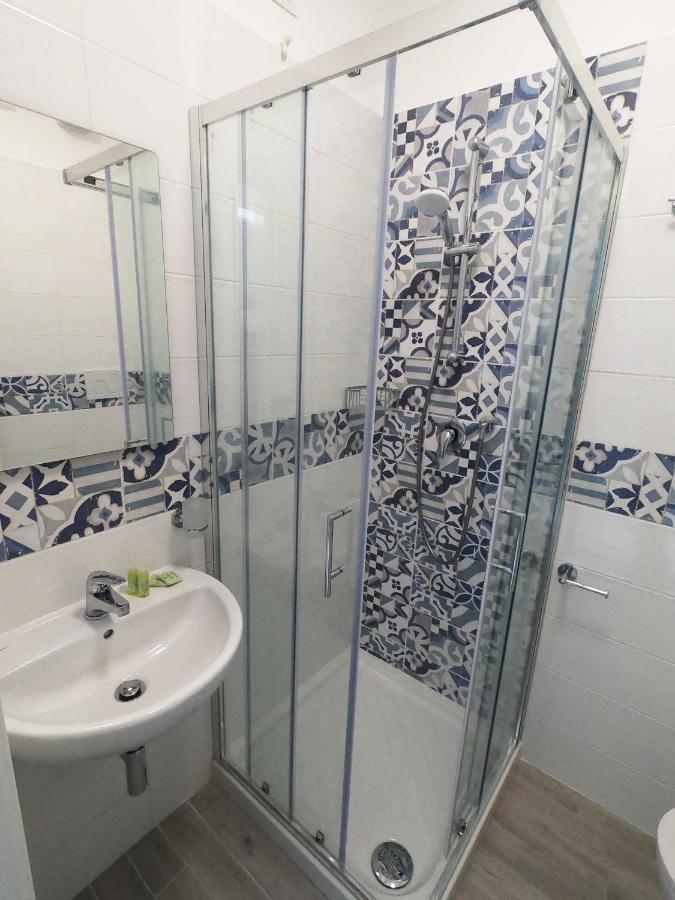 Hotel Aurora فاراتسي المظهر الخارجي الصورة