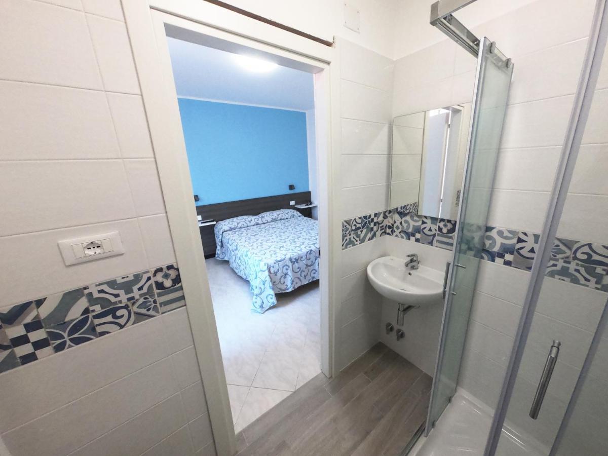 Hotel Aurora فاراتسي المظهر الخارجي الصورة
