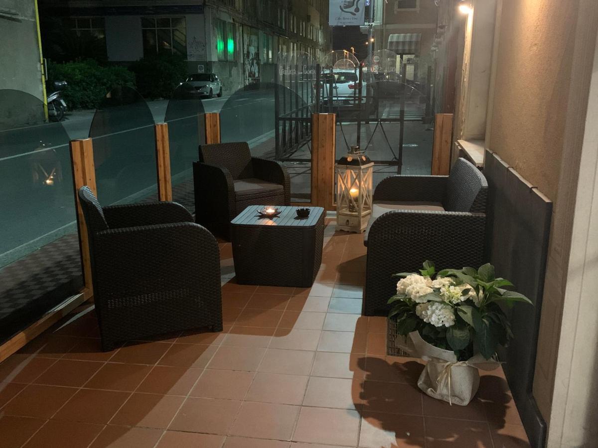 Hotel Aurora فاراتسي المظهر الخارجي الصورة