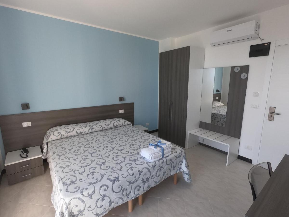 Hotel Aurora فاراتسي المظهر الخارجي الصورة
