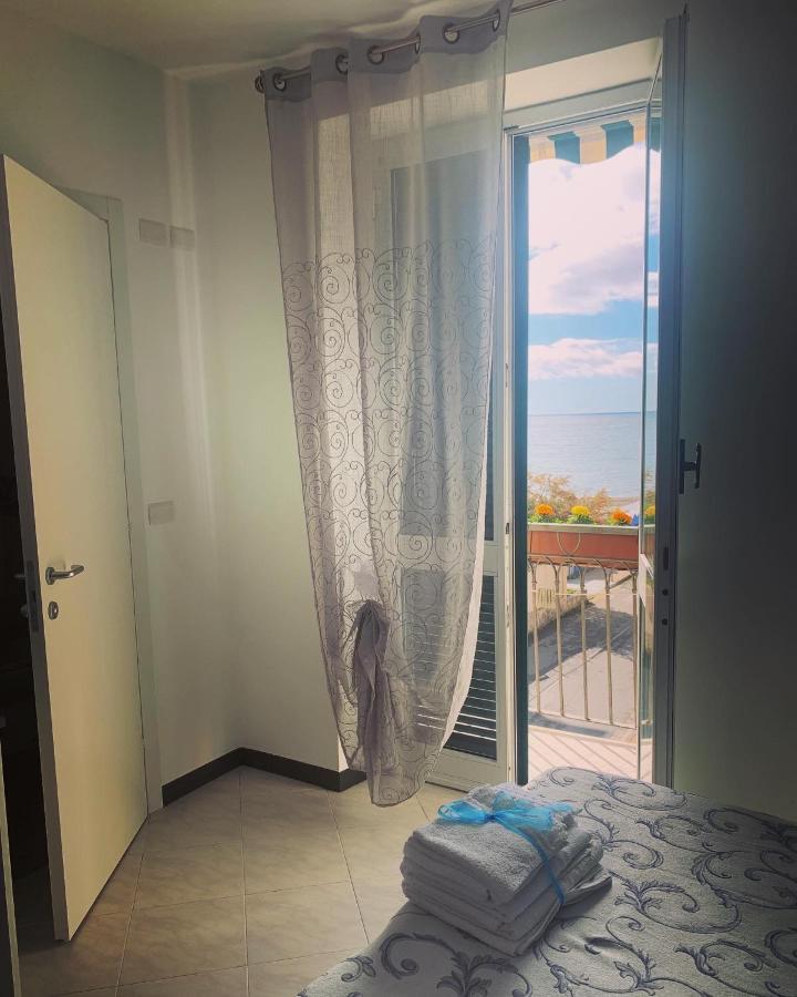 Hotel Aurora فاراتسي المظهر الخارجي الصورة