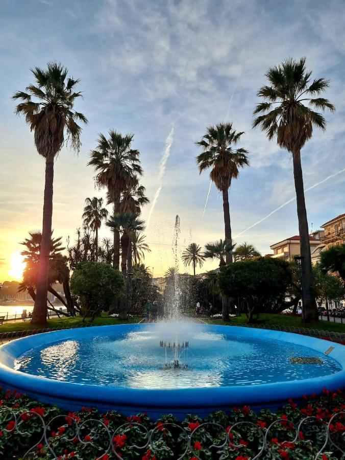 Hotel Aurora فاراتسي المظهر الخارجي الصورة