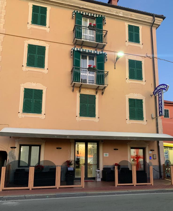 Hotel Aurora فاراتسي المظهر الخارجي الصورة